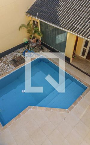 Casa de condomínio à venda com 700m², 6 quartos e 2 vagas Casa de condomínio à venda com 700m², 6 quartos e 2 vagasSuíte 4 - Varanda