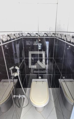 Casa de condomínio à venda com 700m², 6 quartos e 2 vagas Casa de condomínio à venda com 700m², 6 quartos e 2 vagasSuíte 4 - Banheiro