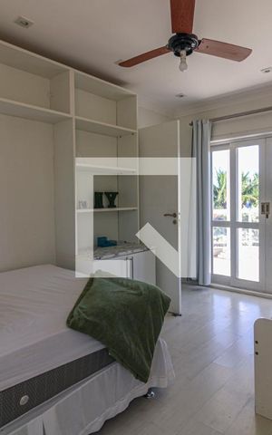 Casa de condomínio à venda com 700m², 6 quartos e 2 vagas Casa de condomínio à venda com 700m², 6 quartos e 2 vagasSuíte 2 (Master)
