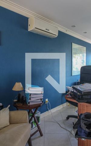 Casa de condomínio à venda com 700m², 6 quartos e 2 vagas Casa de condomínio à venda com 700m², 6 quartos e 2 vagasEscritório 2