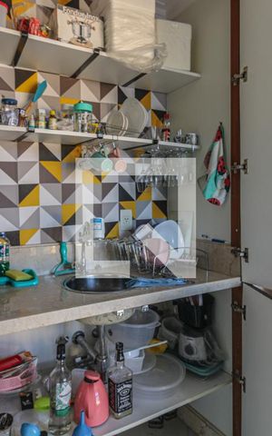 Casa de condomínio à venda com 700m², 6 quartos e 2 vagas Casa de condomínio à venda com 700m², 6 quartos e 2 vagasEscritório 2 (armário)