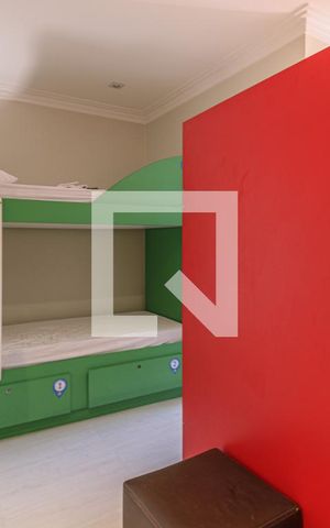 Casa de condomínio à venda com 700m², 6 quartos e 2 vagas Casa de condomínio à venda com 700m², 6 quartos e 2 vagasSuíte 4