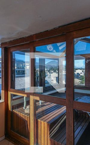 Casa de condomínio à venda com 700m², 6 quartos e 2 vagas Casa de condomínio à venda com 700m², 6 quartos e 2 vagasSuíte 1 - Varanda
