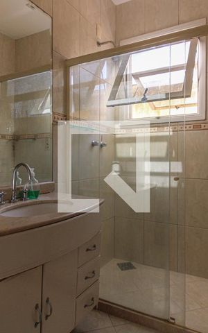 Casa de condomínio à venda com 700m², 6 quartos e 2 vagas Casa de condomínio à venda com 700m², 6 quartos e 2 vagasSuíte 5 - Banheiro
