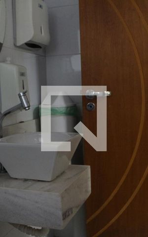 Casa para alugar com 325m², 2 quartos e 4 vagasBanheiro 2