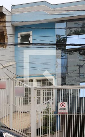 Casa para alugar com 325m², 2 quartos e 4 vagasFachada