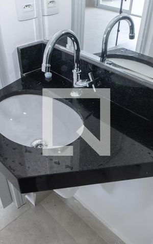 Apartamento à venda com 64m², 2 quartos e 1 vaga Apartamento à venda com 64m², 2 quartos e 1 vagaBanheiro Social
