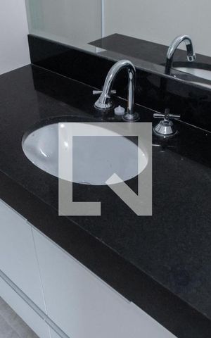 Apartamento à venda com 64m², 2 quartos e 1 vaga Apartamento à venda com 64m², 2 quartos e 1 vagaBanheiro da Suíte