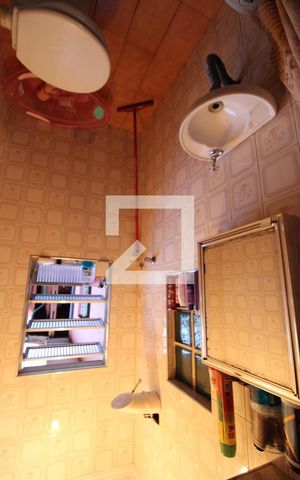 Casa à venda com 200m², 4 quartos e 2 vagasSuite - Banheiro