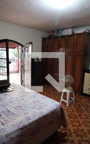 Casa à venda com 200m², 4 quartos e 2 vagasSuite