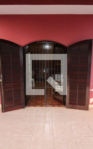 Casa à venda com 200m², 4 quartos e 2 vagasSuite - Varanda