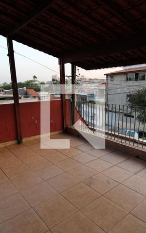 Casa à venda com 200m², 4 quartos e 2 vagasSuite - Varanda