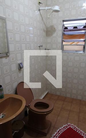 Casa à venda com 200m², 4 quartos e 2 vagasBanheiro 2