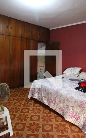 Casa à venda com 200m², 4 quartos e 2 vagasSuite
