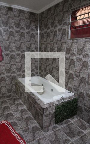 Casa à venda com 200m², 4 quartos e 2 vagasBanheiro 1