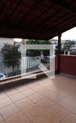 Casa à venda com 200m², 4 quartos e 2 vagasSuite - Varanda