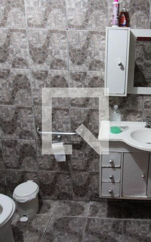 Casa à venda com 200m², 4 quartos e 2 vagasBanheiro 1