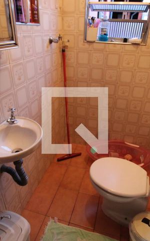Casa à venda com 200m², 4 quartos e 2 vagasSuite - Banheiro