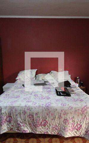 Casa à venda com 200m², 4 quartos e 2 vagasSuite