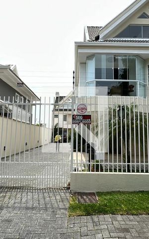 Casa para alugar com 180m², 3 quartos e 2 vagas Casa para alugar com 180m², 3 quartos e 2 vagasFachada