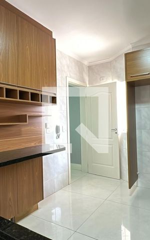 Casa para alugar com 180m², 3 quartos e 2 vagas Casa para alugar com 180m², 3 quartos e 2 vagasCozinha