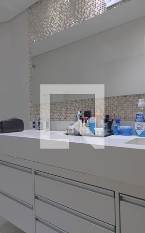 Casa para alugar com 250m², 3 quartos e 2 vagasBanheiro da suíte