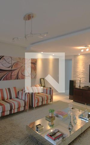 Casa para alugar com 250m², 3 quartos e 2 vagasSala