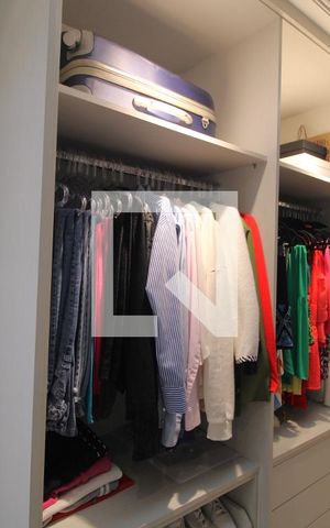 Casa para alugar com 250m², 3 quartos e 2 vagasCloset da suíte