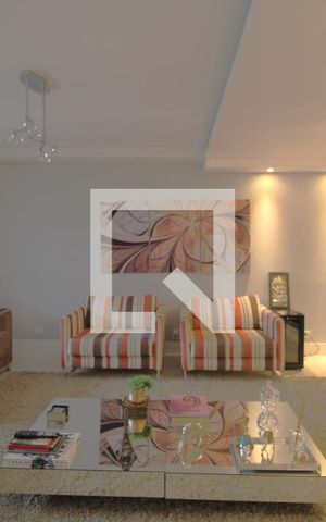 Casa para alugar com 250m², 3 quartos e 2 vagasSala