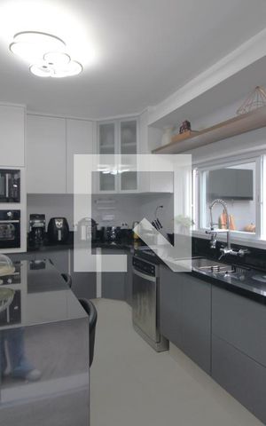Casa para alugar com 250m², 3 quartos e 2 vagasCozinha