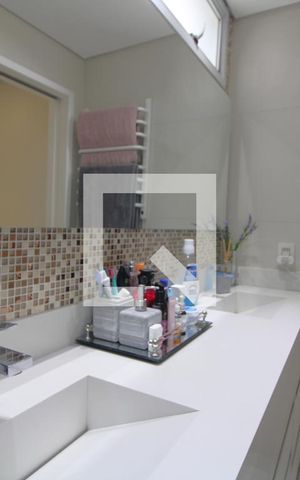 Casa para alugar com 250m², 3 quartos e 2 vagasPia banheiro da suíte