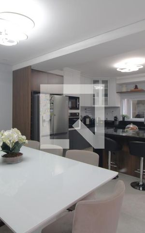 Casa para alugar com 250m², 3 quartos e 2 vagasCozinha
