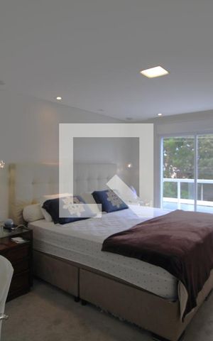 Casa para alugar com 250m², 3 quartos e 2 vagasSuíte