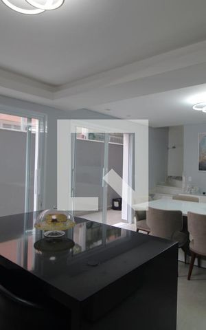 Casa para alugar com 250m², 3 quartos e 2 vagasCozinha