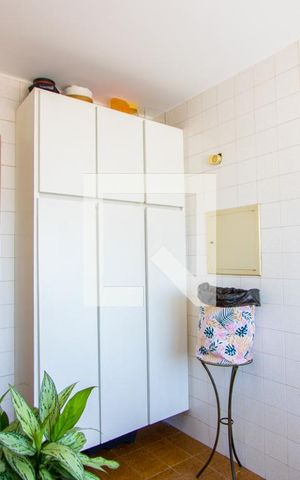 Apartamento à venda com 150m², 4 quartos e 2 vagas Apartamento à venda com 150m², 4 quartos e 2 vagasÁrea de serviço