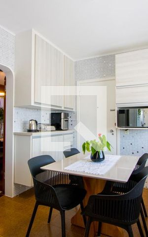 Apartamento à venda com 150m², 4 quartos e 2 vagas Apartamento à venda com 150m², 4 quartos e 2 vagasCozinha