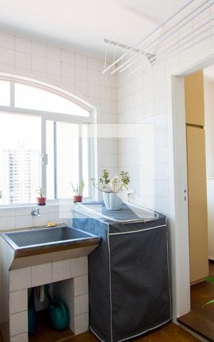 Apartamento à venda com 150m², 4 quartos e 2 vagas Apartamento à venda com 150m², 4 quartos e 2 vagasÁrea de serviço