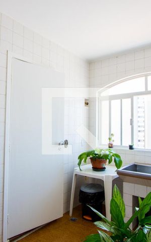 Apartamento à venda com 150m², 4 quartos e 2 vagas Apartamento à venda com 150m², 4 quartos e 2 vagasÁrea de serviço