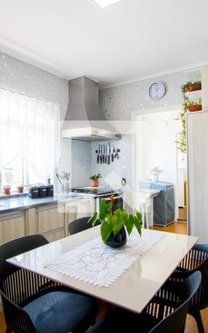Apartamento à venda com 150m², 4 quartos e 2 vagas Apartamento à venda com 150m², 4 quartos e 2 vagasCozinha
