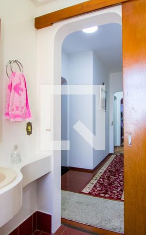 Apartamento à venda com 150m², 4 quartos e 2 vagas Apartamento à venda com 150m², 4 quartos e 2 vagasBanheiro social