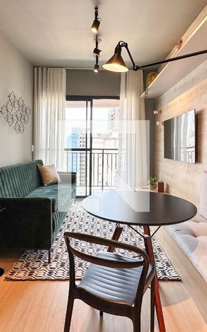 Studio para alugar com 32m², 1 quarto e sem vaga Studio para alugar com 32m², 1 quarto e sem vagaSala