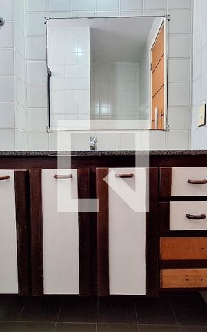 Apartamento para alugar com 81m², 2 quartos e 1 vaga Apartamento para alugar com 81m², 2 quartos e 1 vagaBanheiro Social