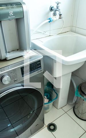 Apartamento à venda com 77m², 1 quarto e 2 vagas Apartamento à venda com 77m², 1 quarto e 2 vagasÁrea de Serviço