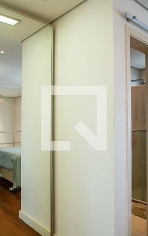 Apartamento à venda com 77m², 1 quarto e 2 vagas Apartamento à venda com 77m², 1 quarto e 2 vagasSuíte