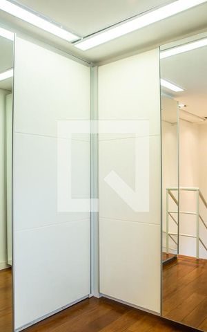 Apartamento à venda com 77m², 1 quarto e 2 vagas Apartamento à venda com 77m², 1 quarto e 2 vagasSuíte
