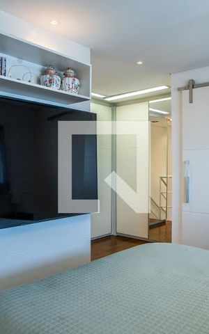 Apartamento à venda com 77m², 1 quarto e 2 vagas Apartamento à venda com 77m², 1 quarto e 2 vagasSuíte