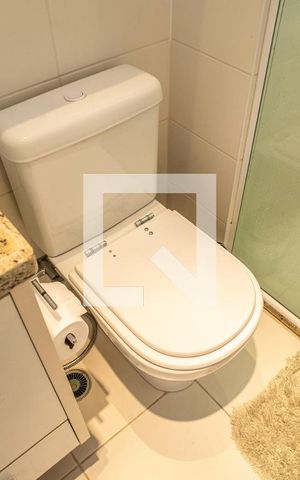 Apartamento à venda com 77m², 1 quarto e 2 vagas Apartamento à venda com 77m², 1 quarto e 2 vagasBanheiro da Suíte