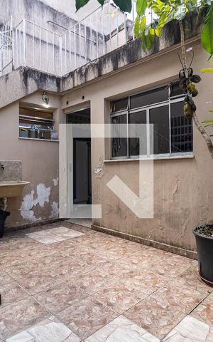 Casa à venda com 180m², 3 quartos e 2 vagas Casa à venda com 180m², 3 quartos e 2 vagasQuintal