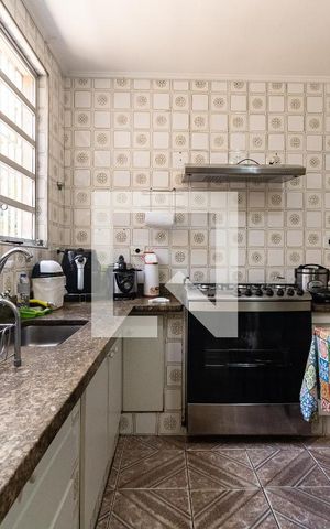 Casa à venda com 180m², 3 quartos e 2 vagas Casa à venda com 180m², 3 quartos e 2 vagasCozinha