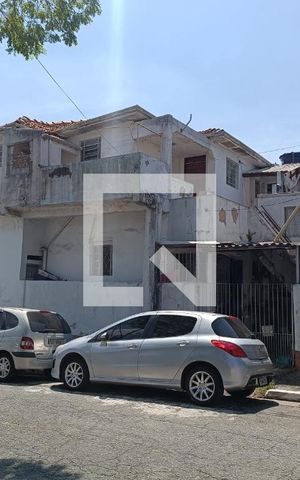 Casa à venda com 303m², 4 quartos e 1 vaga Casa à venda com 303m², 4 quartos e 1 vagaFachada da casa